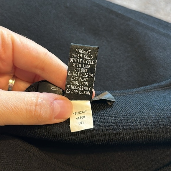 Cable & Gauge Sleeveless Top in Black Size 2X- See Measurements Runs Small GUC - Picture 17 of 17